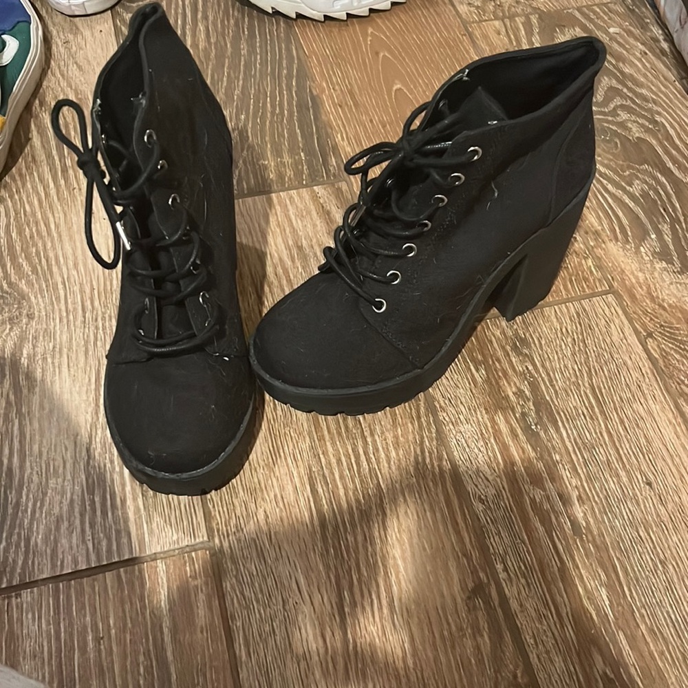 Divided Heel boots